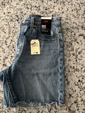 Levi's 501 Mid Thigh Women’s Shorts -New With Tags